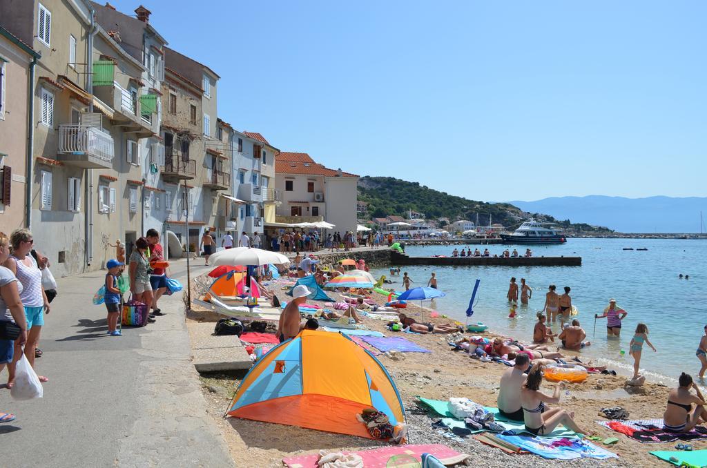 Apartment Sandi Baška Eksteriør billede